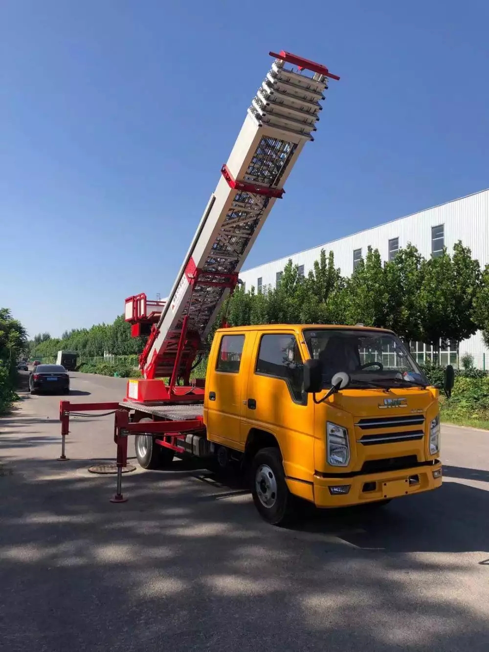 湘阴附近的云梯车出租服务：轻松解决高空作业需求